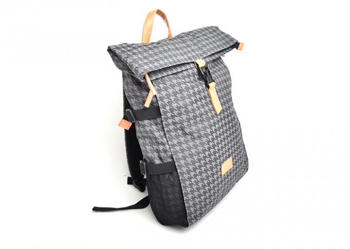 Refletive Nylon Custom Made Hiking Backpacks Silkscreen Printing Logos